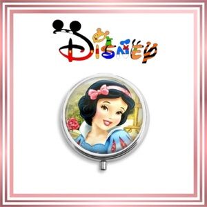 Hand Crafted SNOW WHITE Silver Toned Pill Case/Holder/Trinkets Box